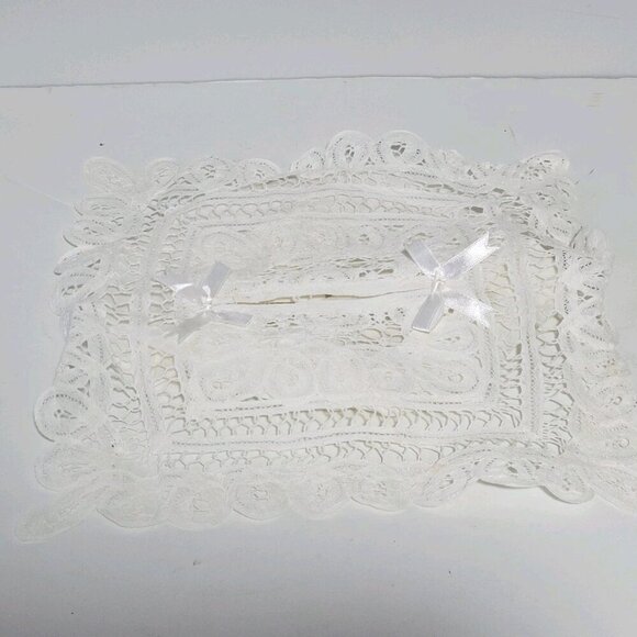 Vintage Kleenex Box Cover Fabric Lace Bows Fits 12" x 6" Box Handmade 1980's - Picture 2 of 3